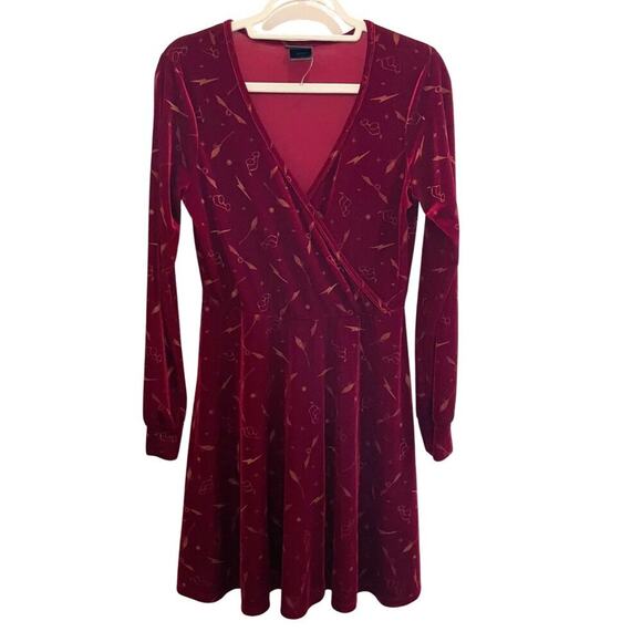 Harry Potter Burgundy Velvet Long Sleeve Dress - Hot Topic Size Medium 695D - Picture 3 of 11
